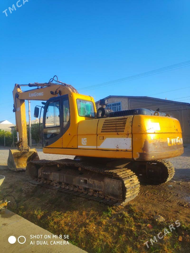 LiuGong CLG 922E 2013 - 800 000 TMT - Мары - img 3