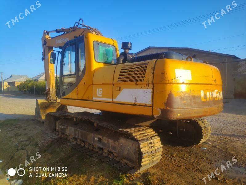 LiuGong CLG 922E 2013 - 800 000 TMT - Мары - img 4