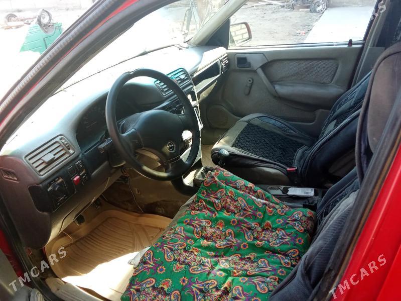 Opel Vectra 1990 - 15 000 TMT - Farap - img 3