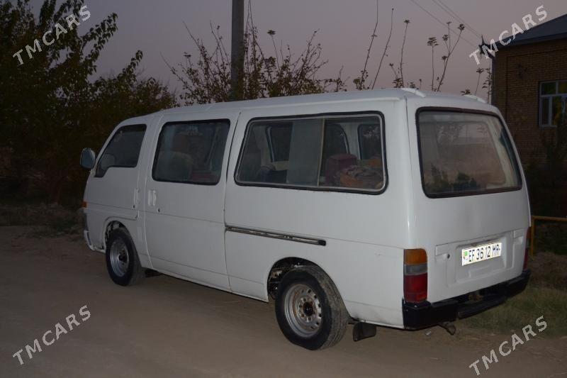 Toyota Hiace 1996 - 50 000 TMT - Байрамали - img 4