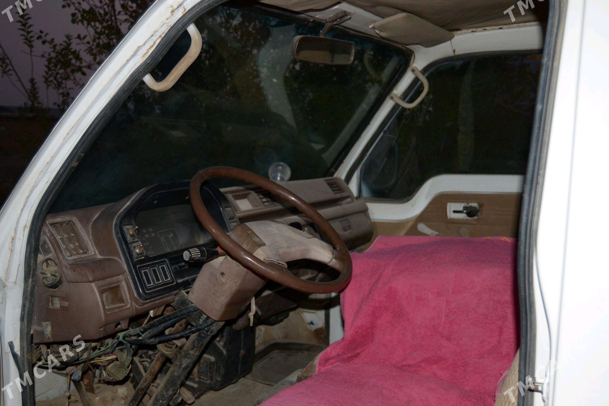 Toyota Hiace 1996 - 50 000 TMT - Байрамали - img 7