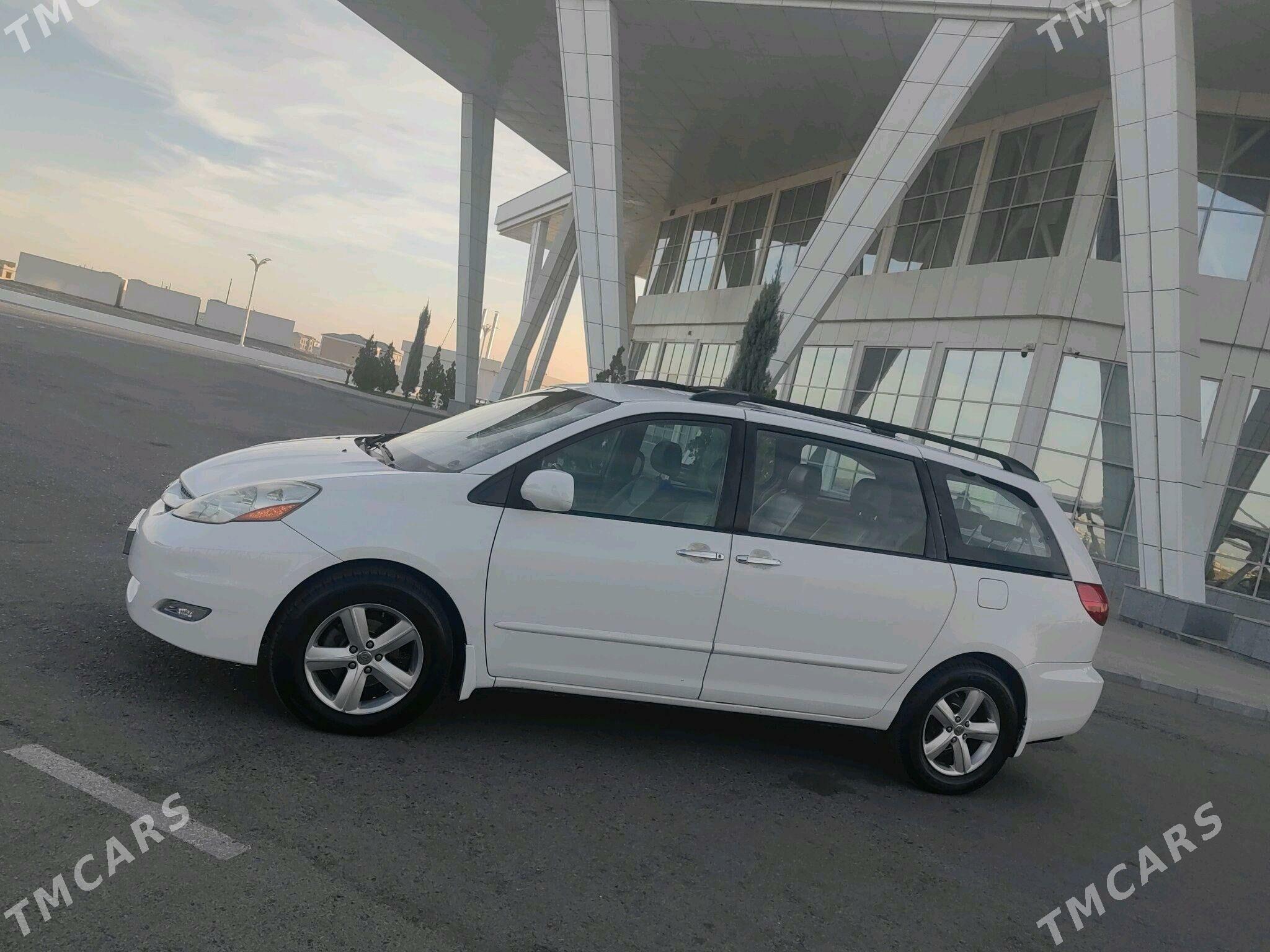 Toyota Sienna 2008 - 235 000 TMT - Türkmenabat - img 3