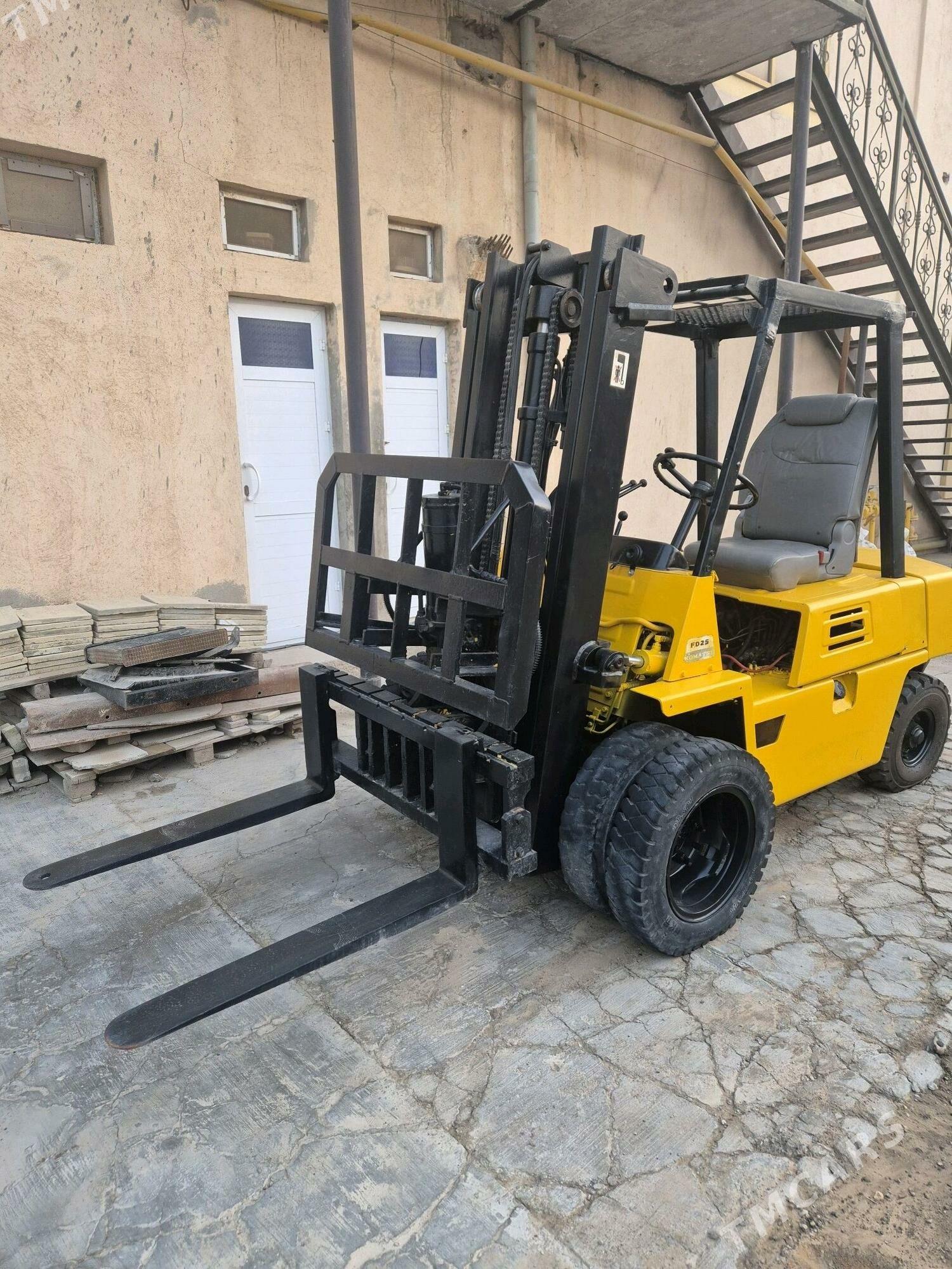 LiuGong Forklift 2009 - 100 000 TMT - Мары - img 1