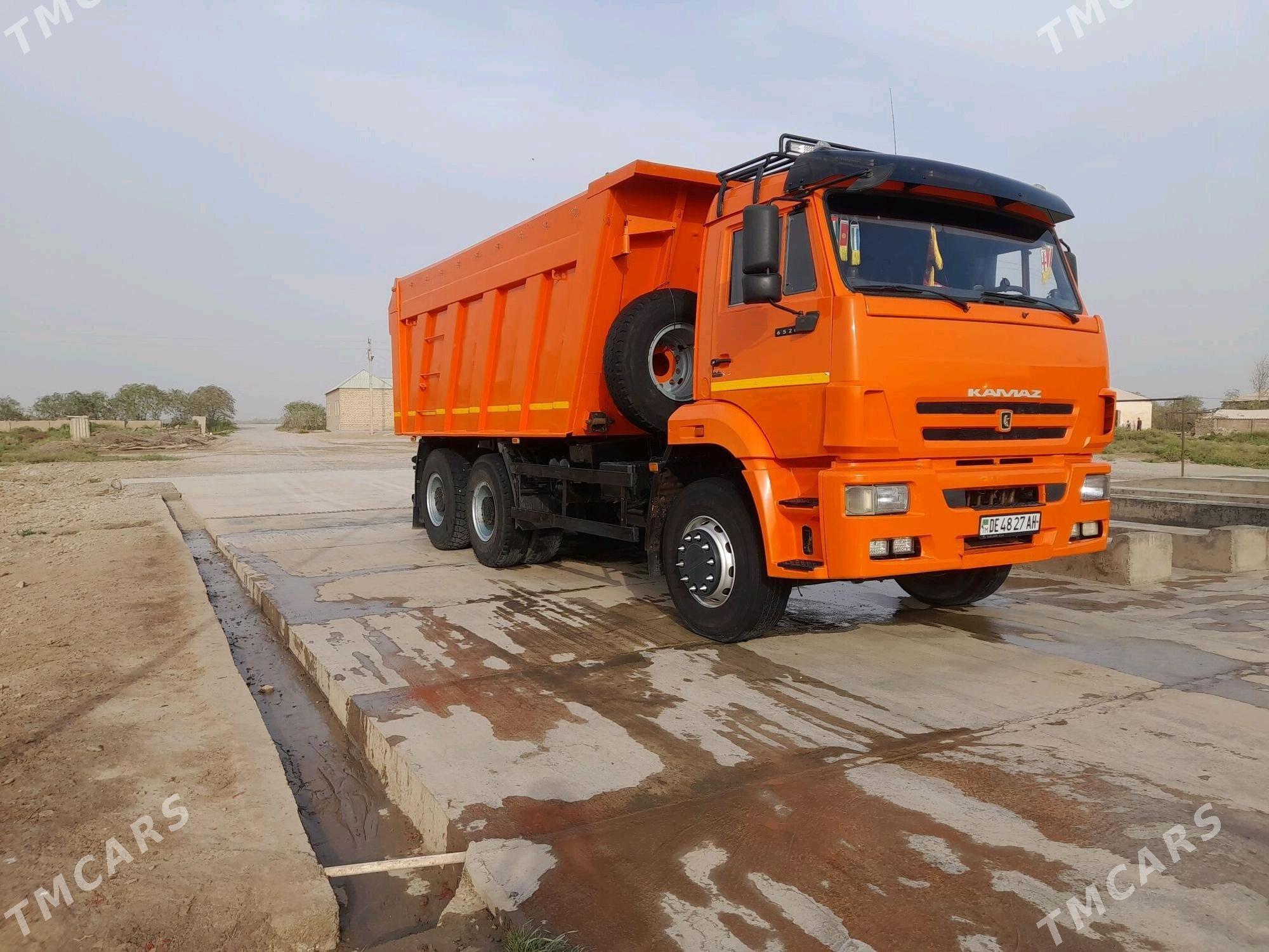 Kamaz 6520 2011 - 520 000 TMT - Теджен - img 1
