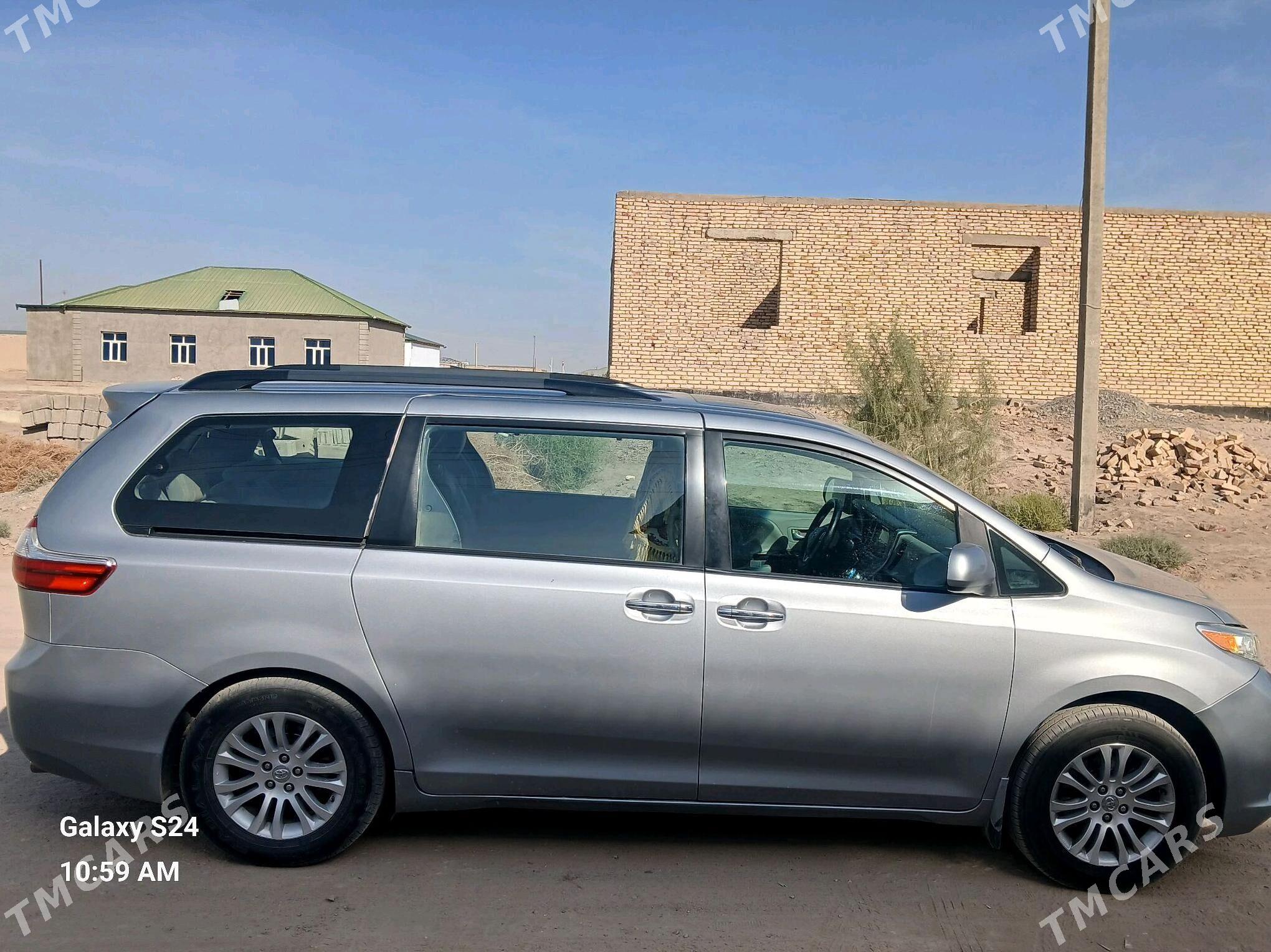 Toyota Sienna 2017 - 400 000 TMT - Daşoguz - img 5