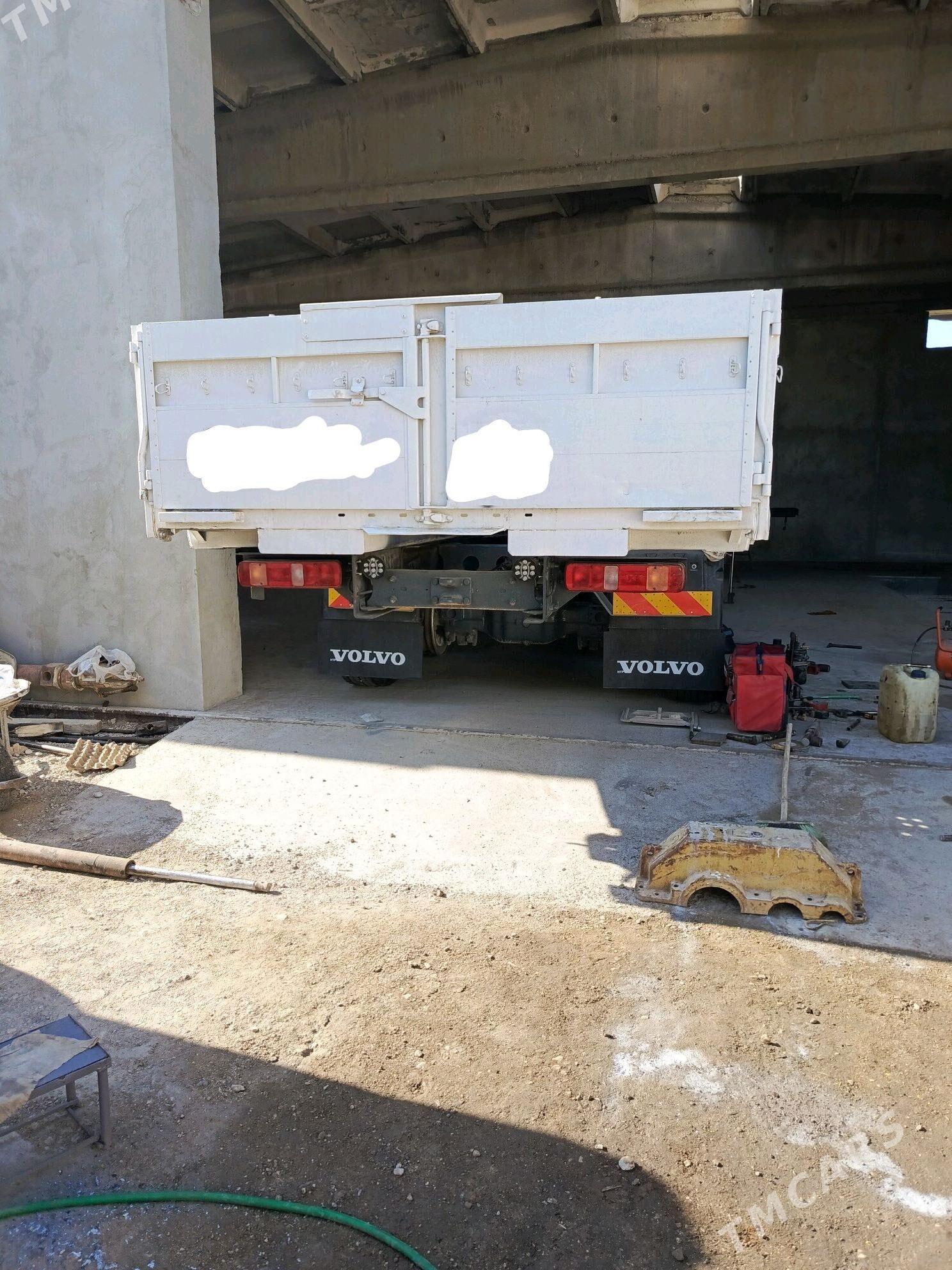 Volvo FM 700 2001 - 220 000 TMT - Balkanabat - img 4