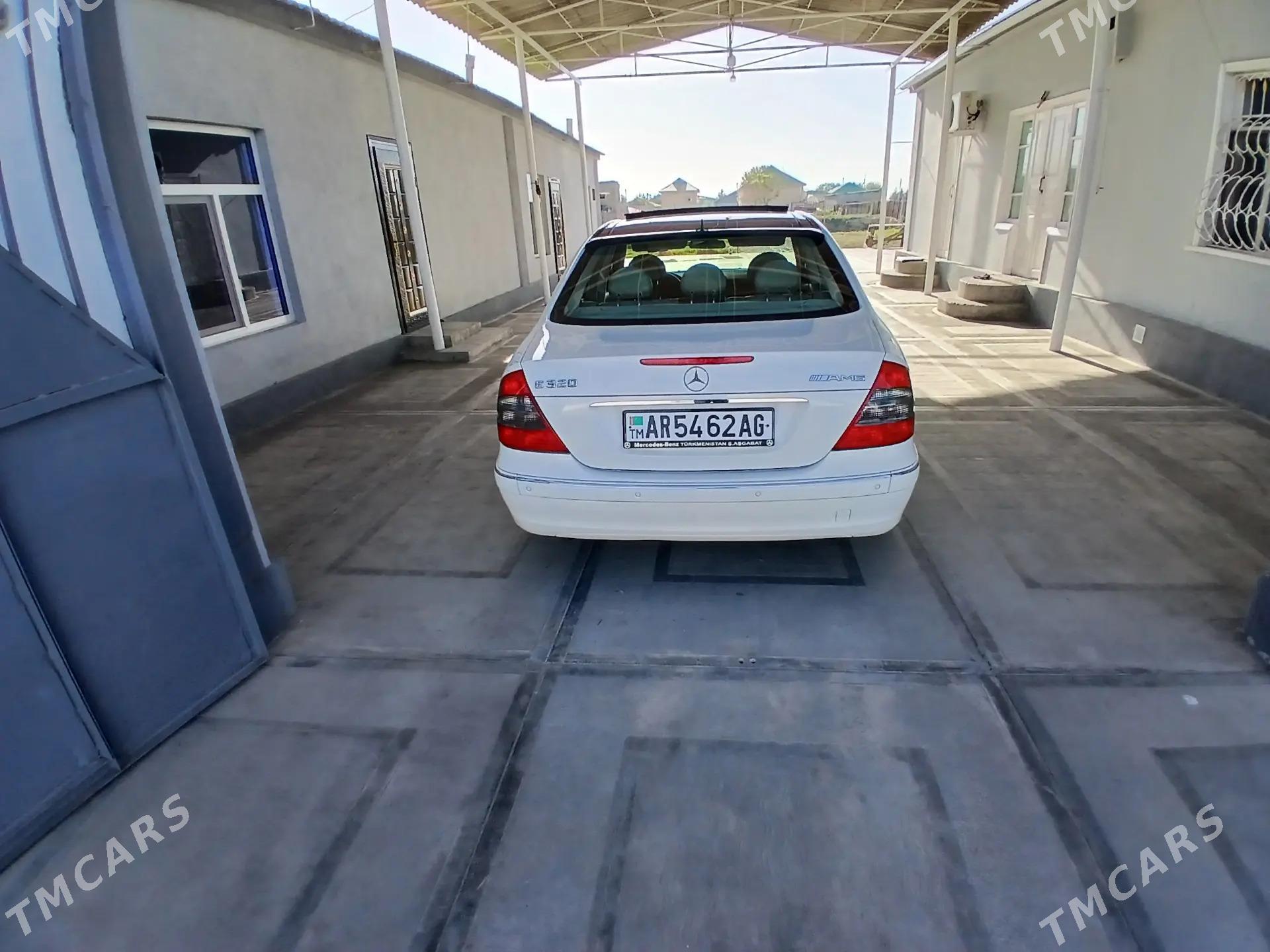 Mercedes-Benz E320 2005 - 165 000 TMT - Бузмеин - img 4