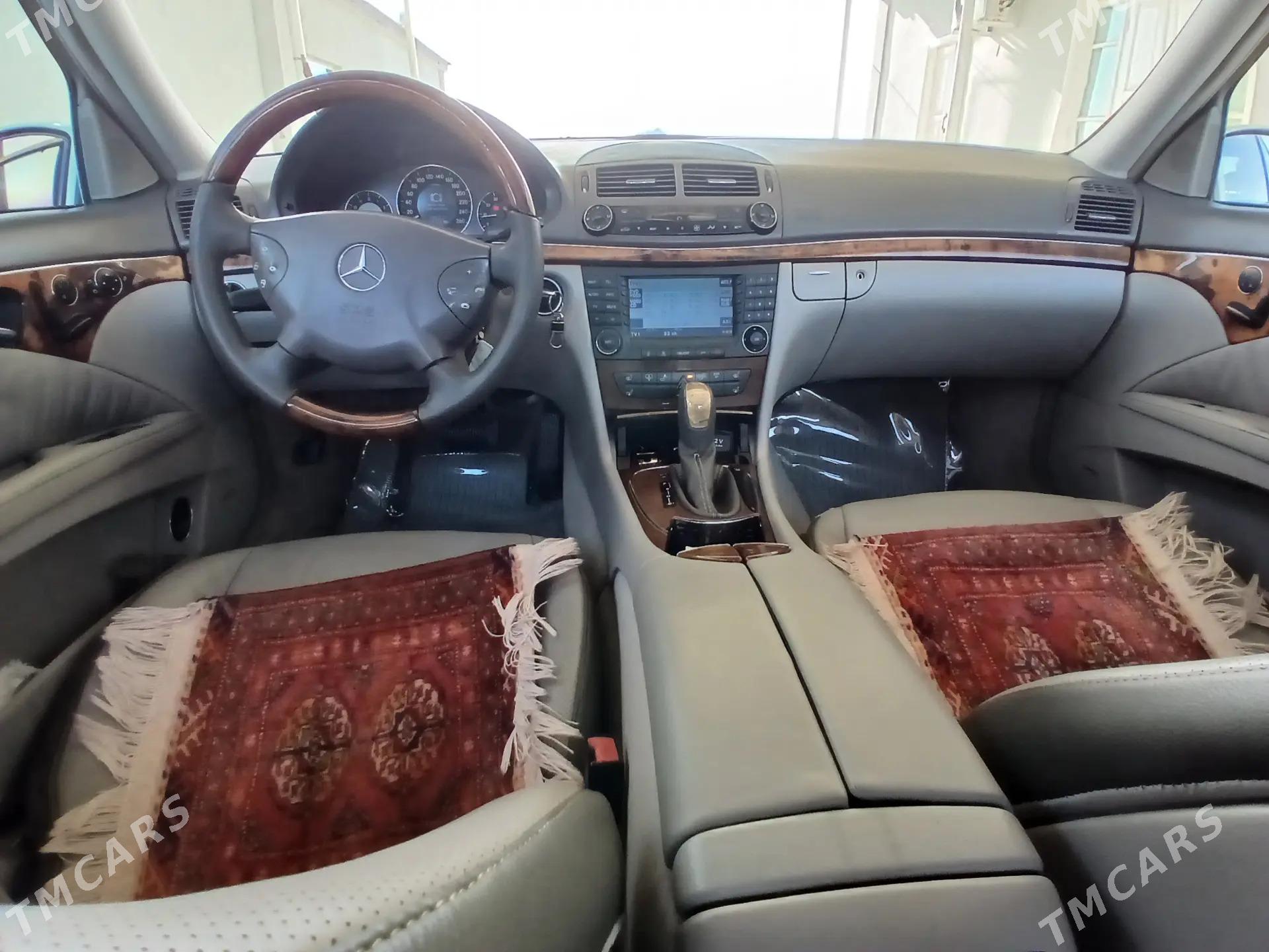 Mercedes-Benz E320 2005 - 165 000 TMT - Бузмеин - img 6