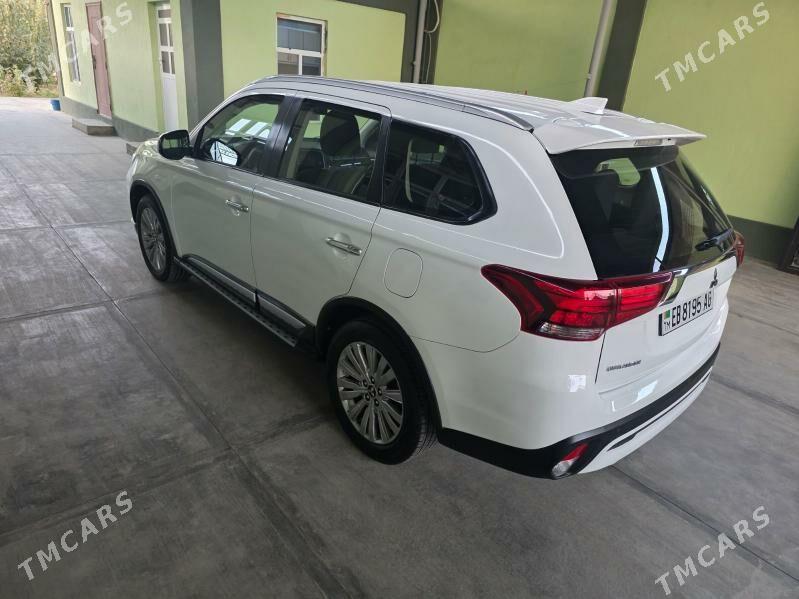 Mitsubishi Outlander 2020 - 295 000 TMT - Ашхабад - img 3