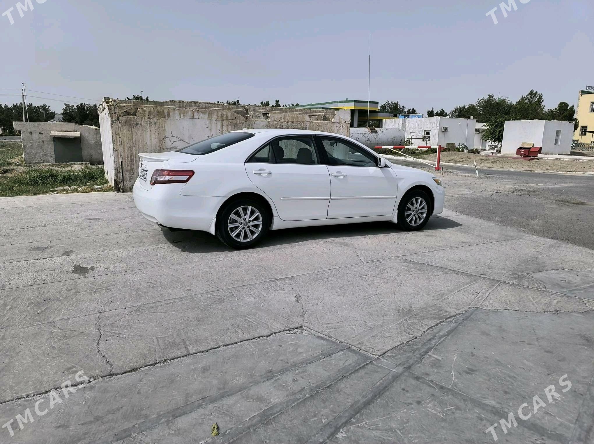 Toyota Camry 2010 - 220 000 TMT - Дянев - img 4