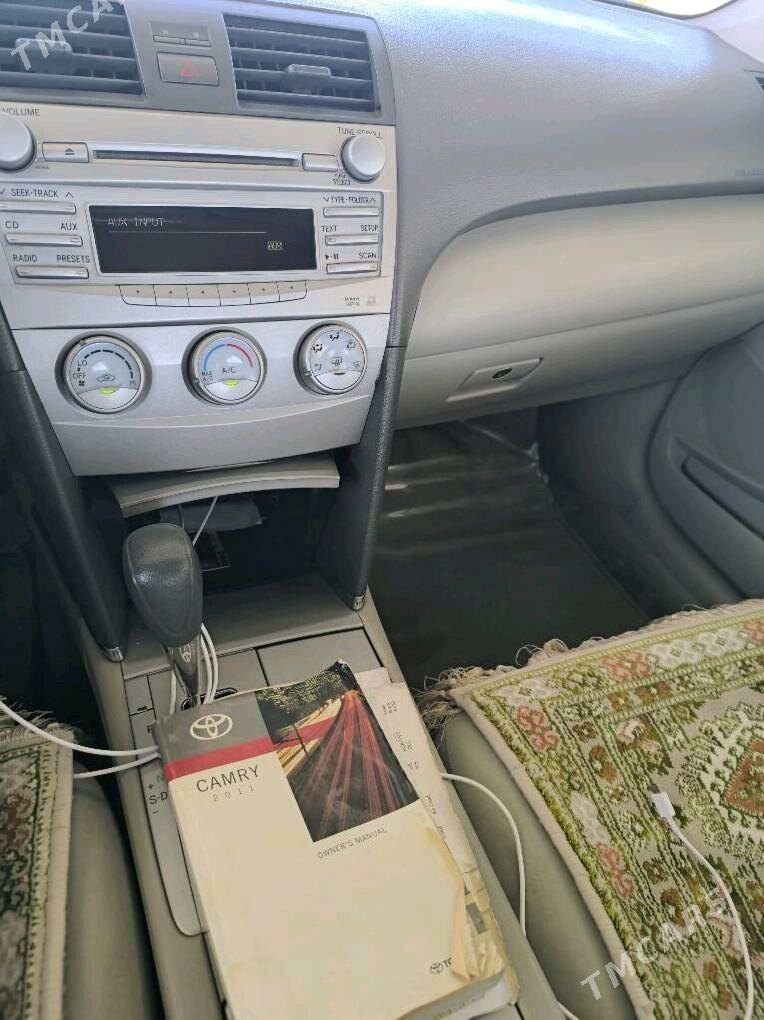 Toyota Camry 2010 - 220 000 TMT - Дянев - img 5