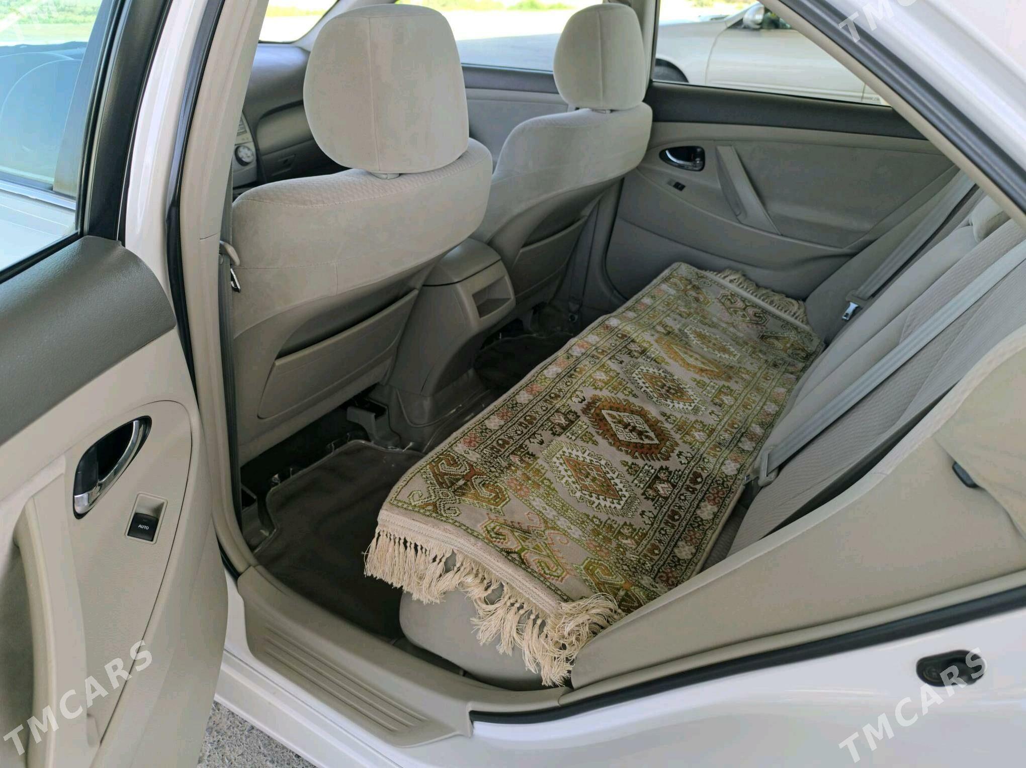 Toyota Camry 2010 - 220 000 TMT - Дянев - img 6