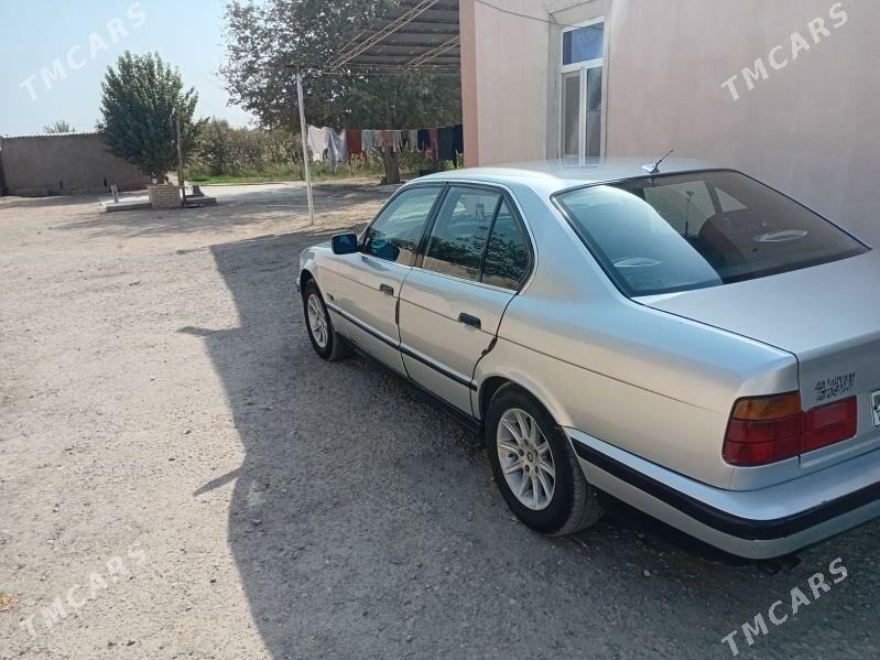BMW 525 1989 - 45 000 TMT - Мургап - img 8