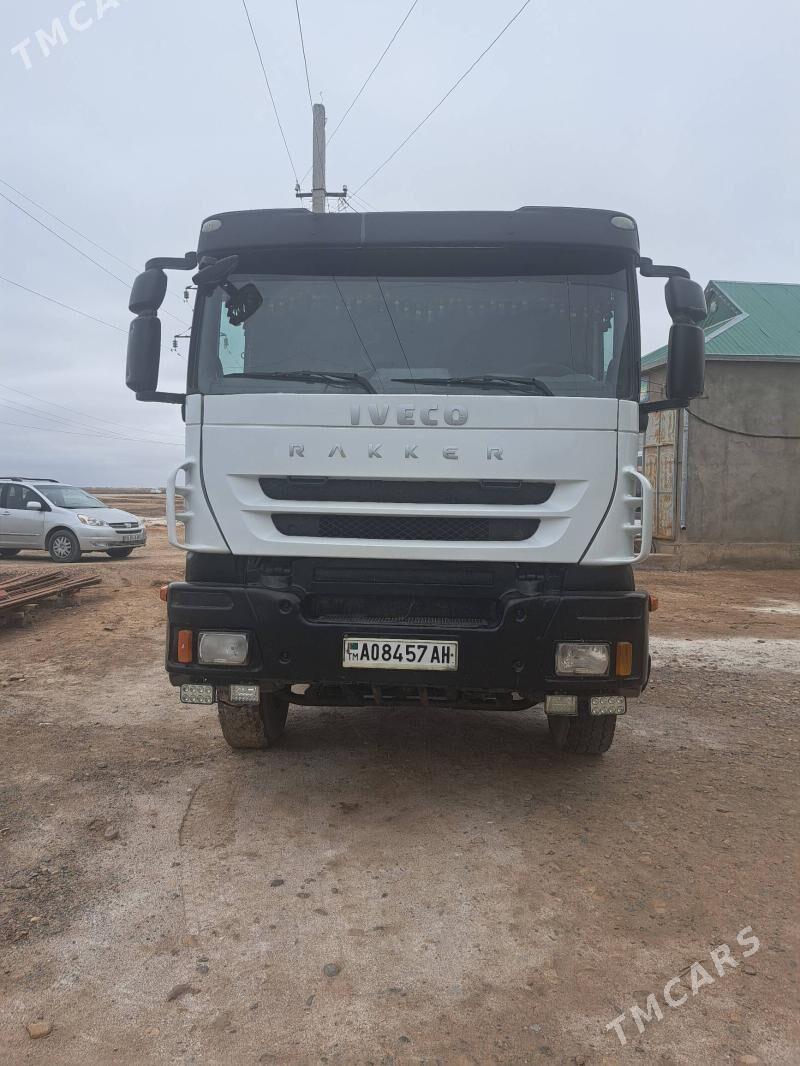 Iveco Trakker 2009 - 500 000 TMT - Теджен - img 1