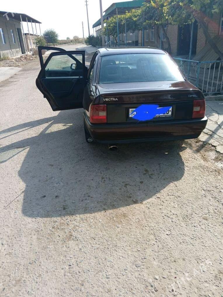 Opel Vectra 1992 - 47 000 TMT - Чарджоу - img 3