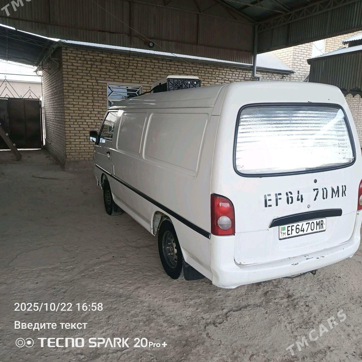 Toyota Hiace 2003 - 105 000 TMT - Мургап - img 3