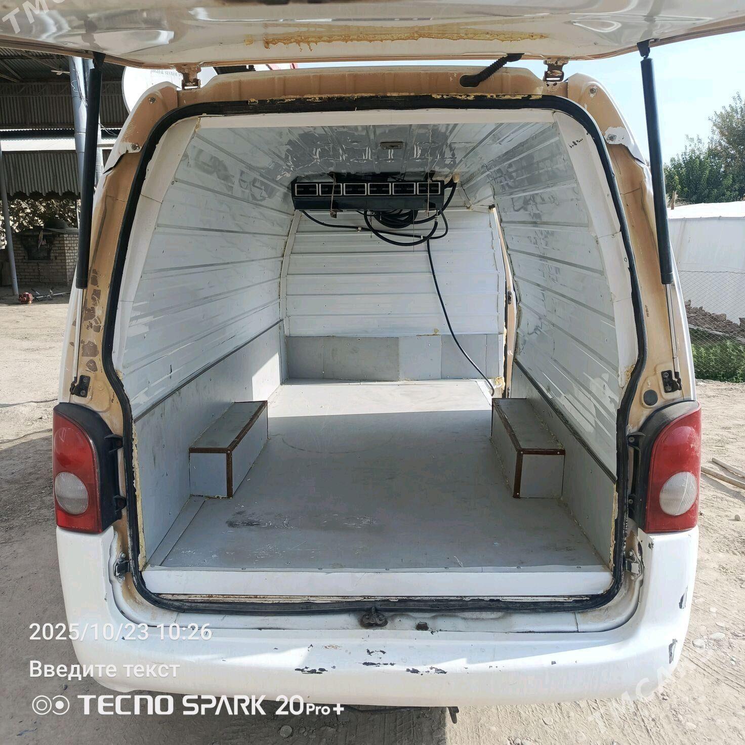 Toyota Hiace 2003 - 105 000 TMT - Мургап - img 4