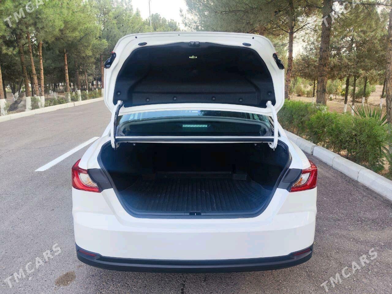 Toyota Camry 2025 - 450 000 TMT - Мары - img 3