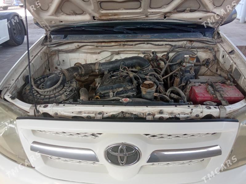 Toyota Hilux 2007 - 220 000 TMT - Керки - img 8