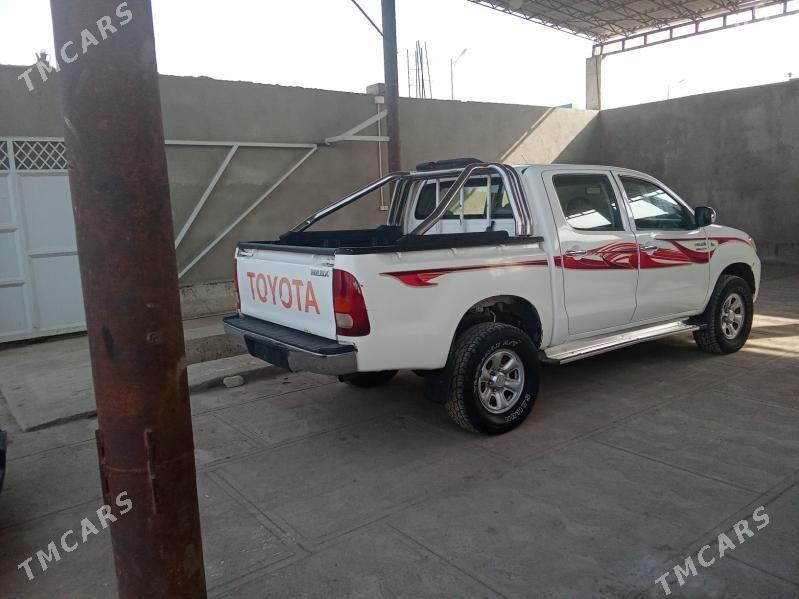 Toyota Hilux 2007 - 220 000 TMT - Керки - img 3
