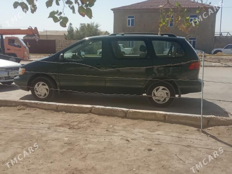 Toyota Sienna 2000 - 155 000 TMT - Гумдаг - img 2