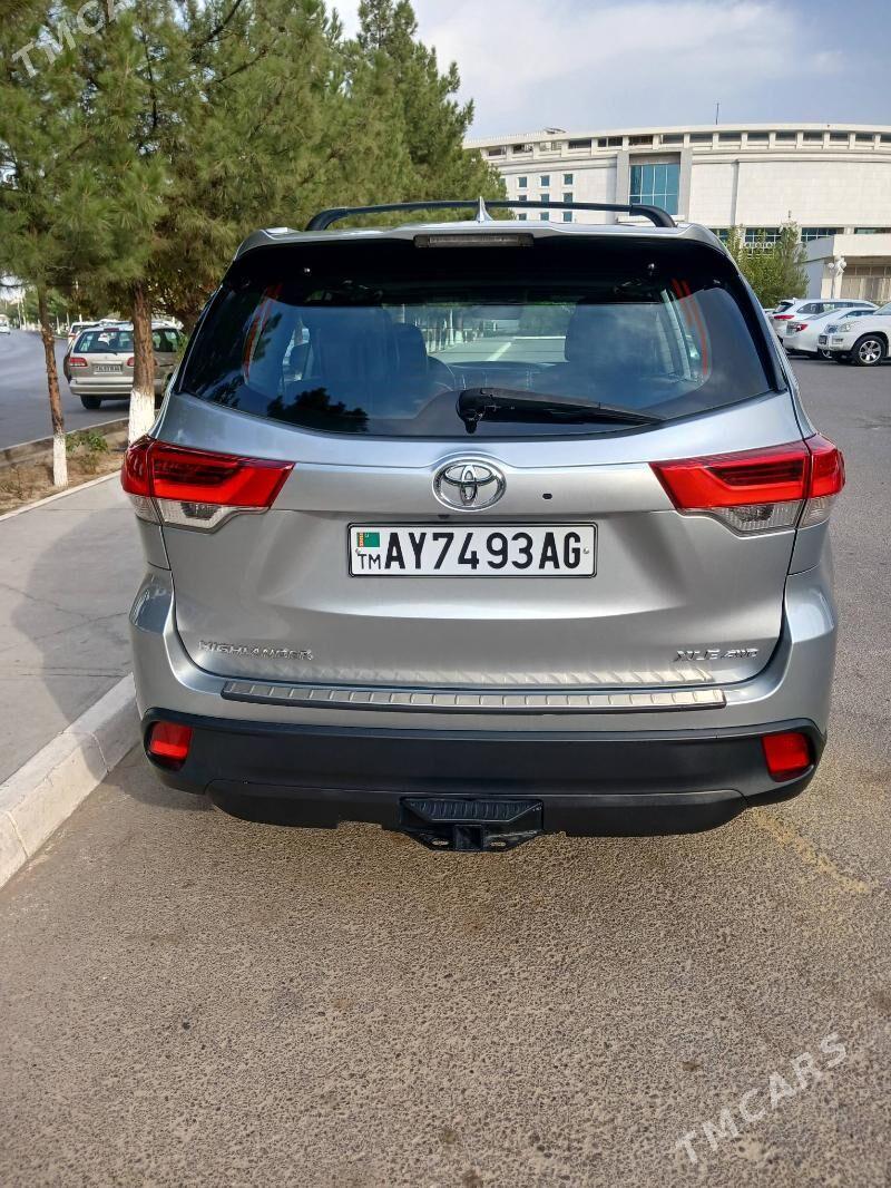 Toyota Highlander 2018 - 460 000 TMT - Бузмеин - img 3