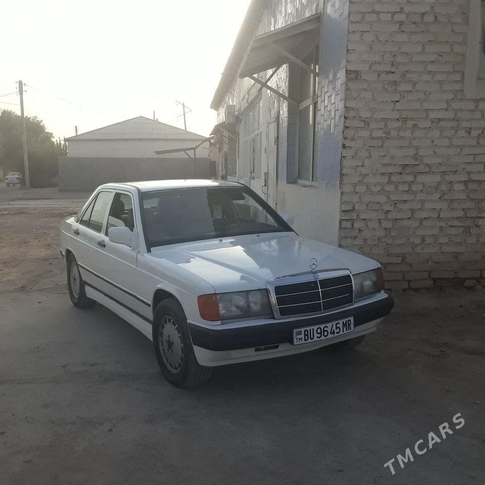 Mercedes-Benz 190E 1998 - 30 000 TMT - Мары - img 3
