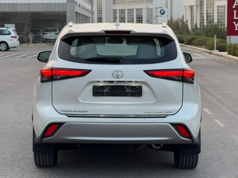 Toyota Highlander 2021 - 670 000 TMT - Ашхабад - img 4