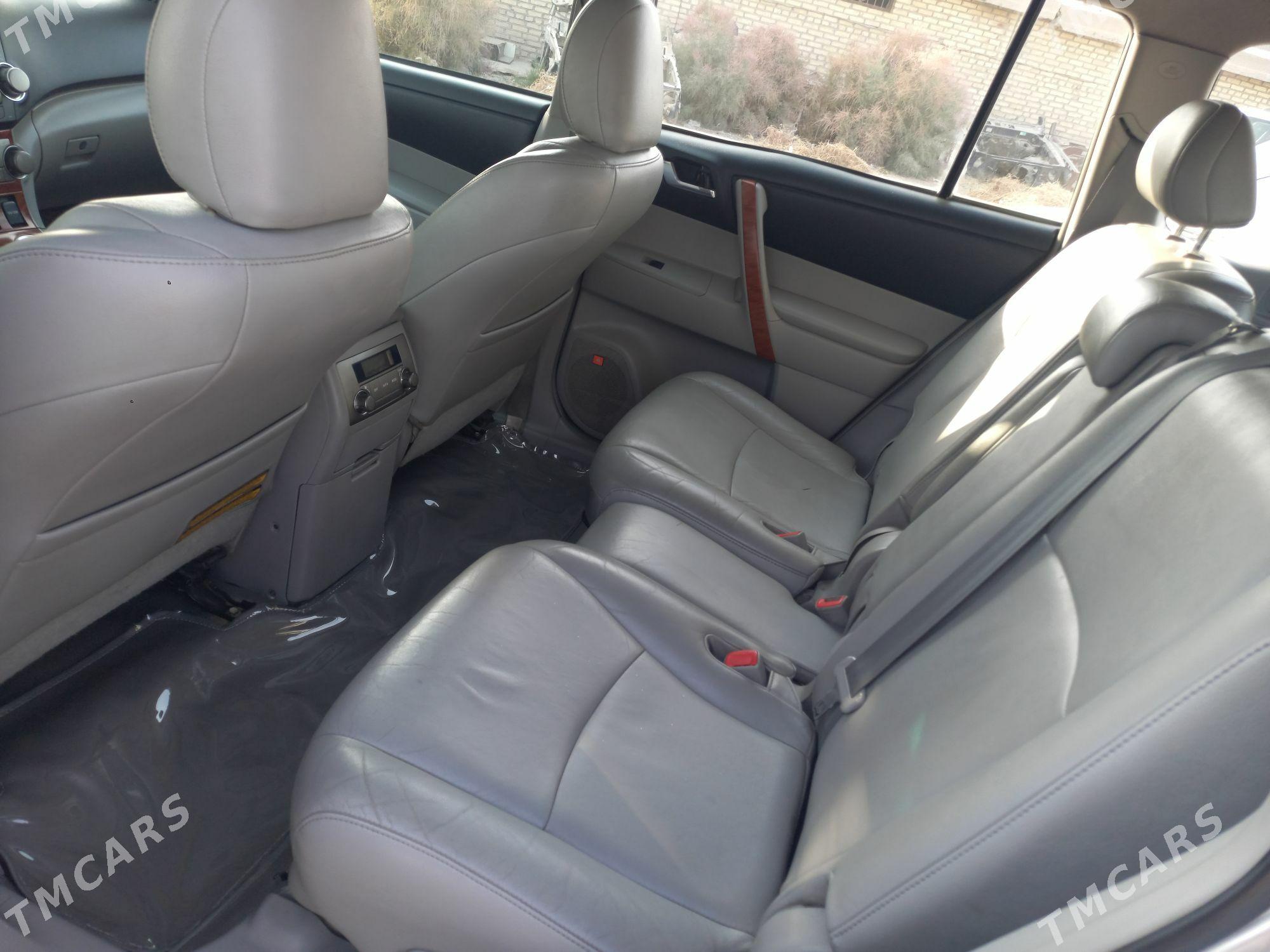 Toyota Highlander 2010 - 310 000 TMT - Сакарчага - img 10