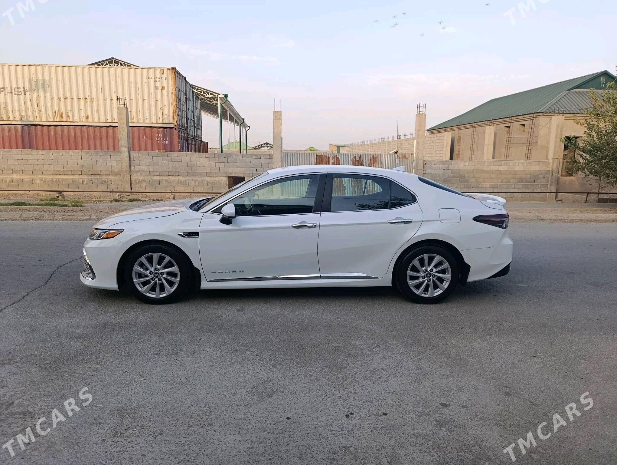 Toyota Camry 2022 - 305 000 TMT - Büzmeýin - img 3