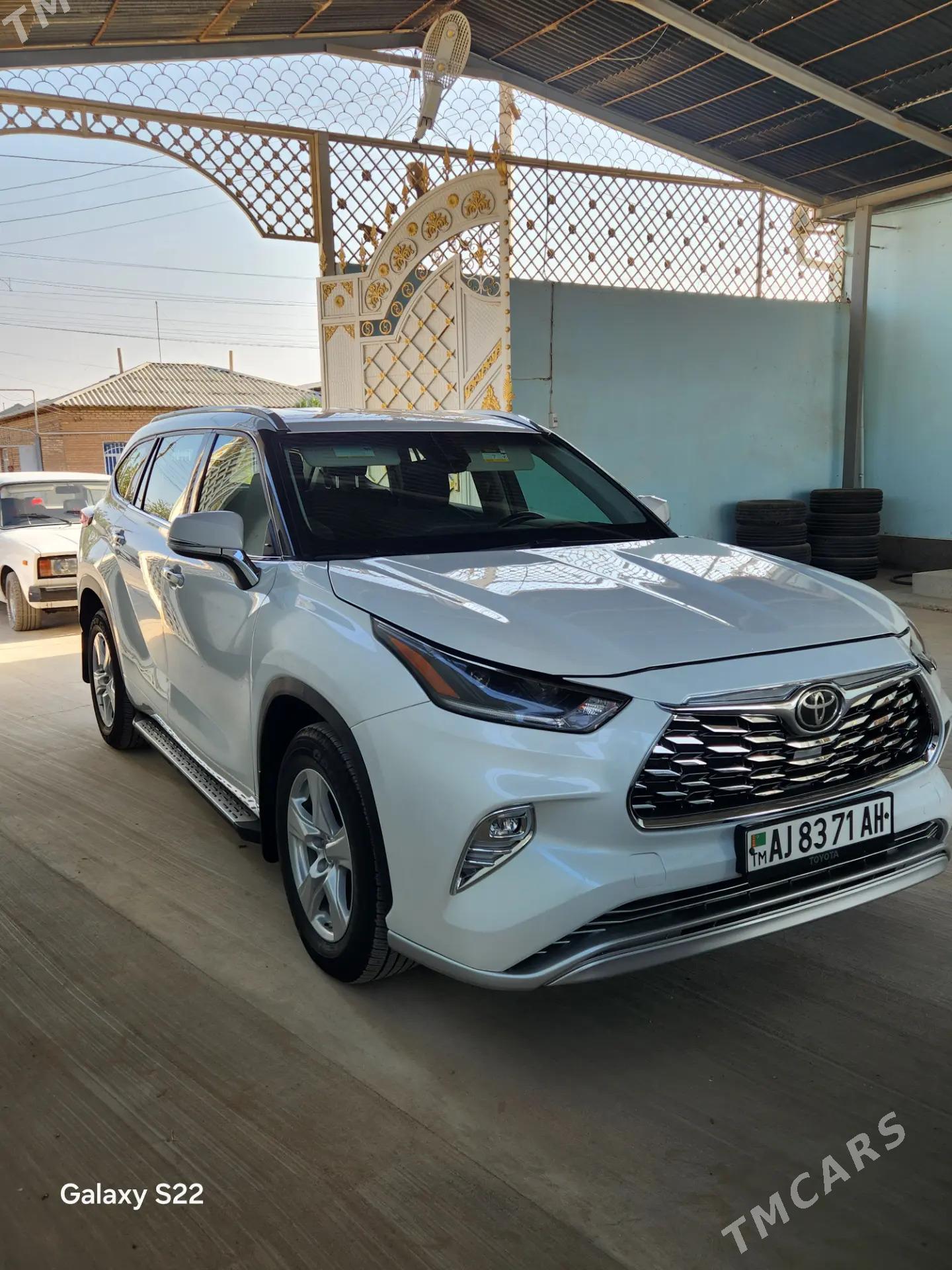 Toyota Highlander 2021 - 500 000 TMT - Теджен - img 3