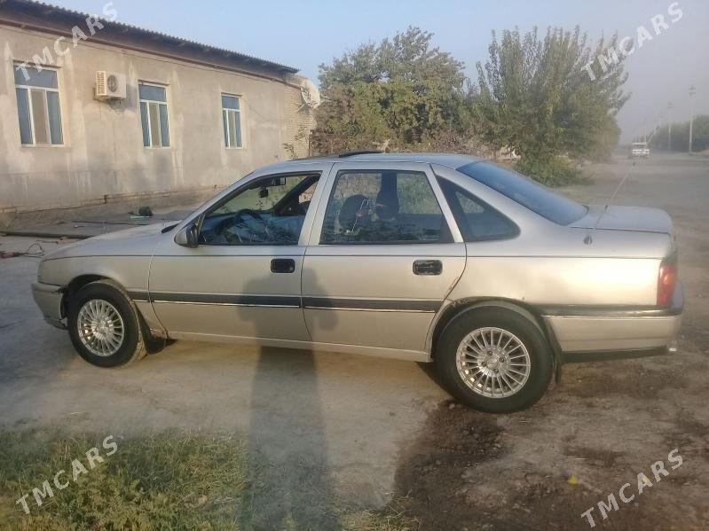 Opel Vectra 1990 - 40 000 TMT - Дянев - img 3