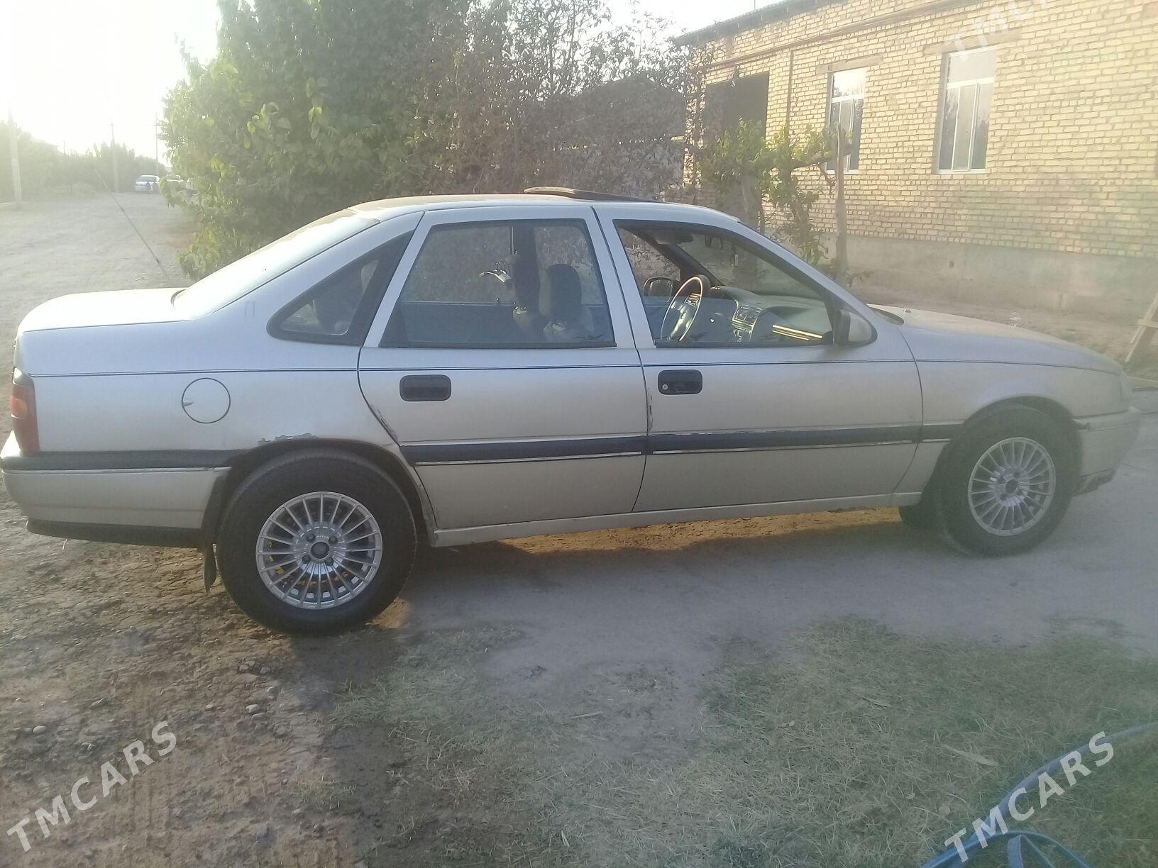 Opel Vectra 1990 - 40 000 TMT - Дянев - img 4