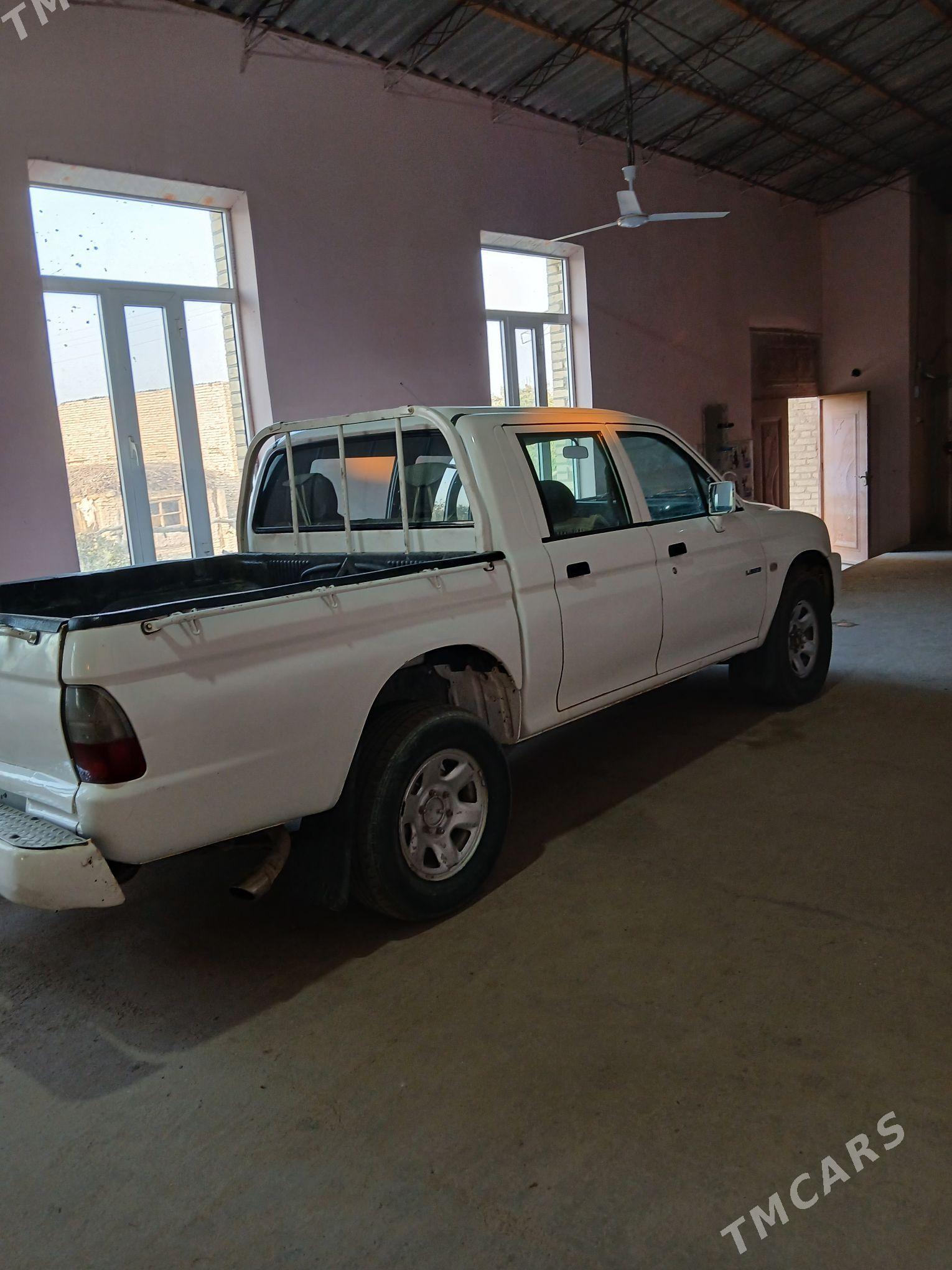 Mitsubishi L200 2006 - 80 000 TMT - Дянев - img 1
