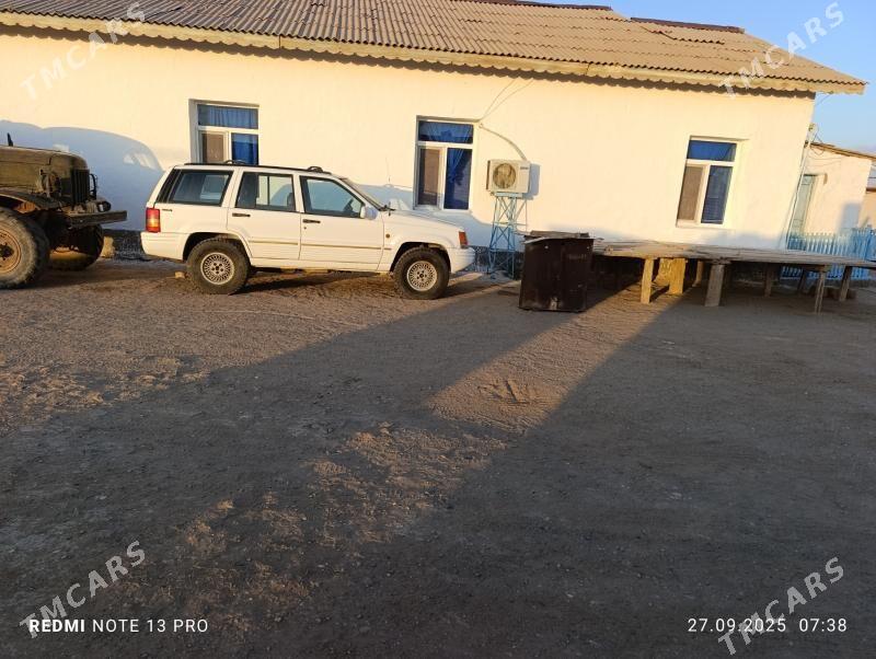 Jeep Grand Cherokee 1995 - 30 000 TMT - Туркменбаши - img 2