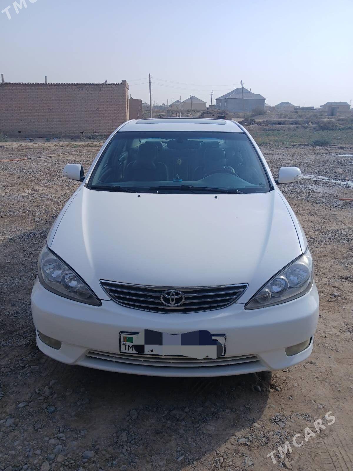 Toyota Camry 2004 - 200 000 TMT - Байрамали - img 4