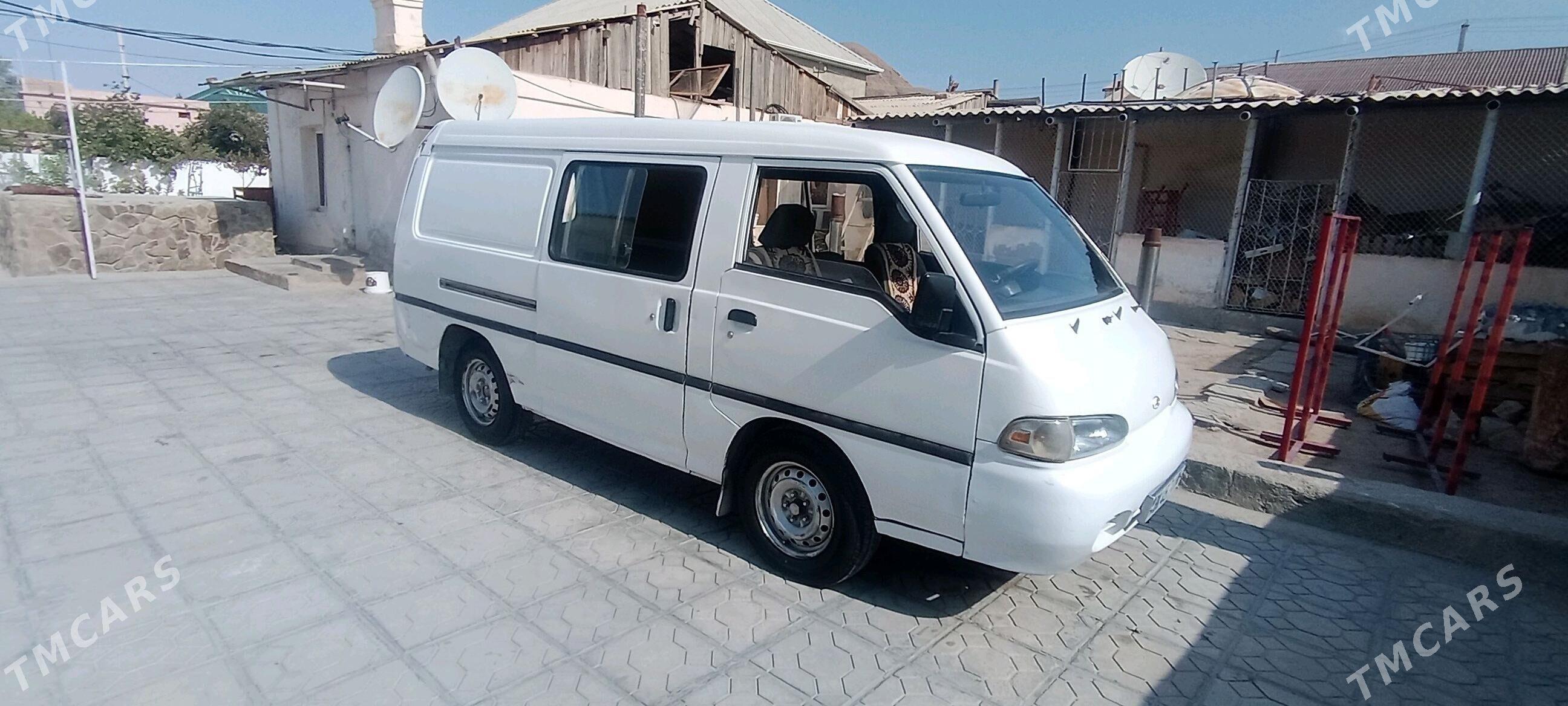 Hyundai H-1 1999 - 80 000 TMT - Balkanabat - img 4