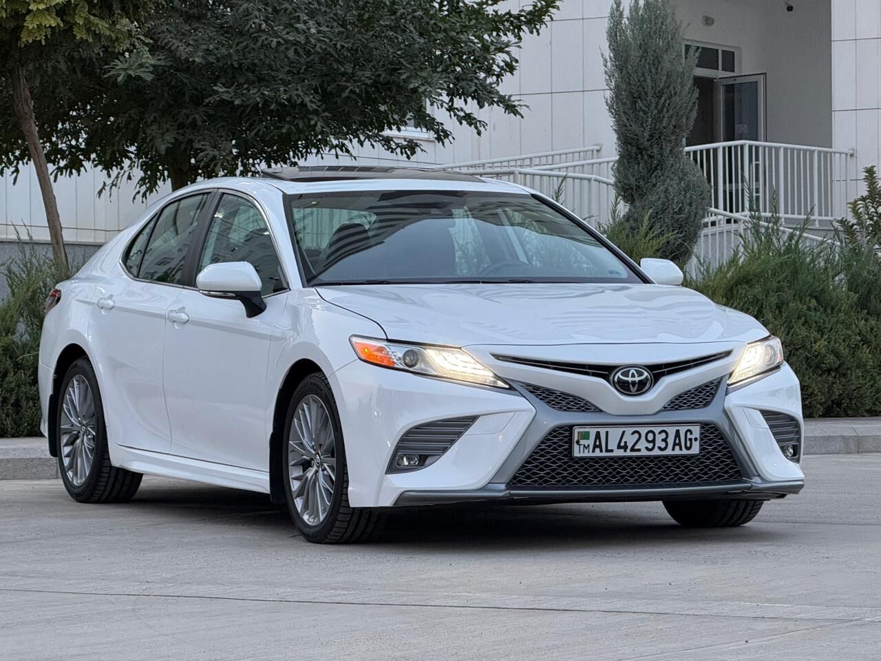 Toyota Camry 2019 - 350 000 TMT - Aşgabat - img 3