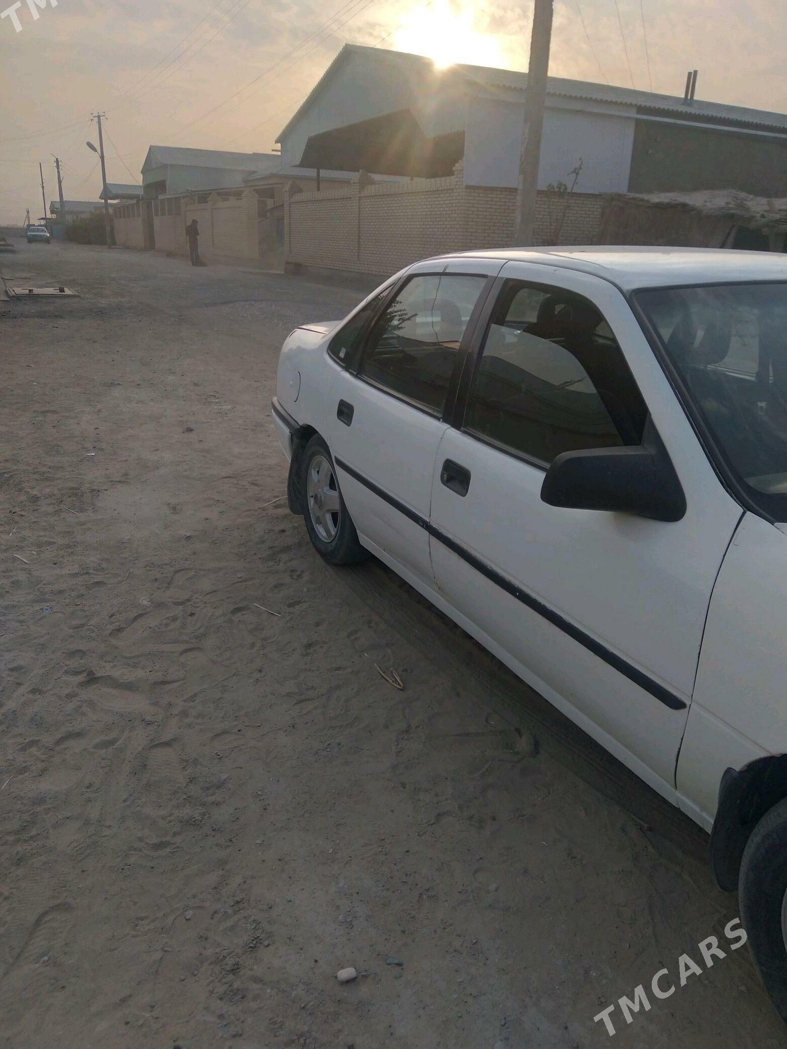 Opel Vectra 1992 - 25 000 TMT - Mary - img 2
