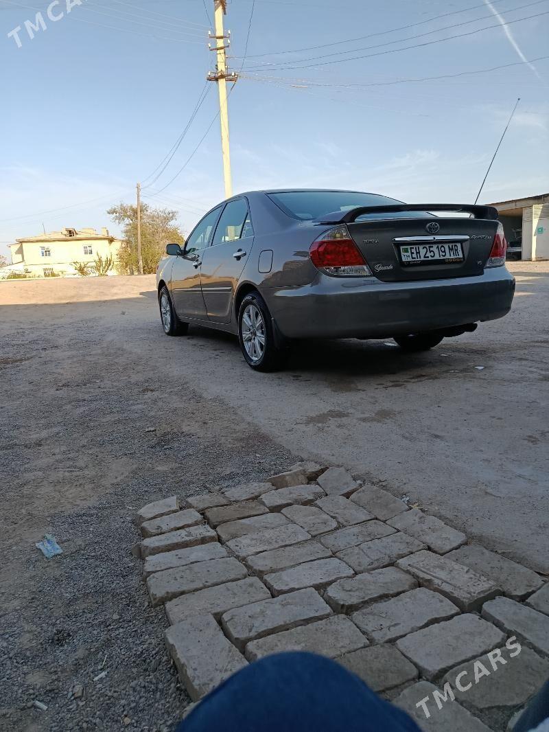 Toyota Camry 2005 - 190 000 TMT - Ёлётен - img 4