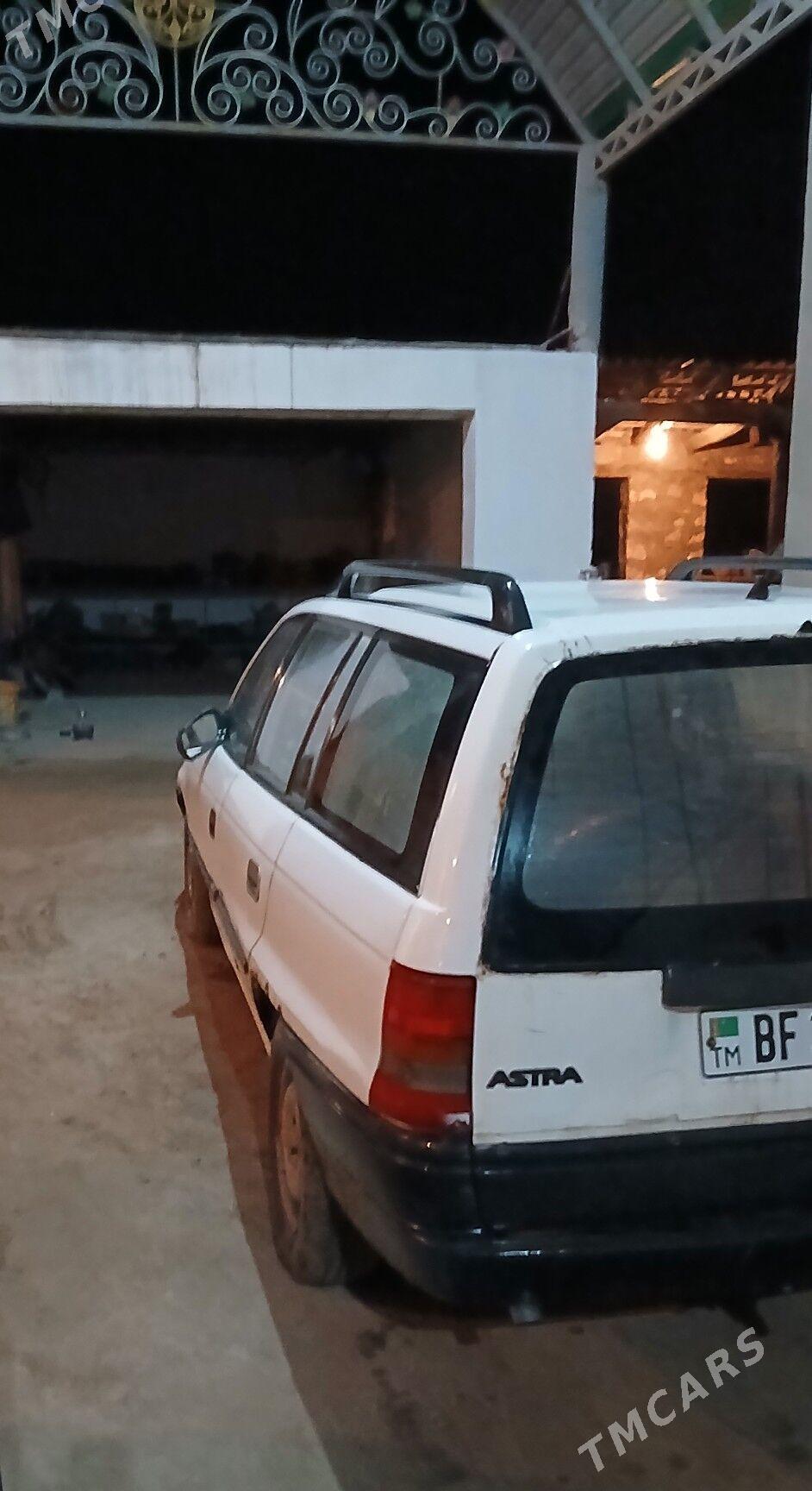 Opel Astra 1993 - 10 000 TMT - Достлук - img 2