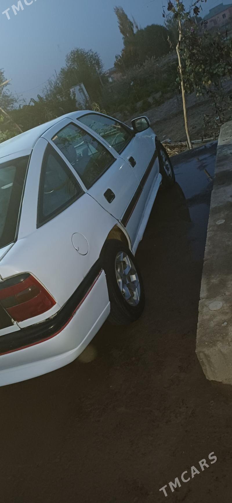 Opel Vectra 1993 - 40 000 TMT - Дашогуз - img 4