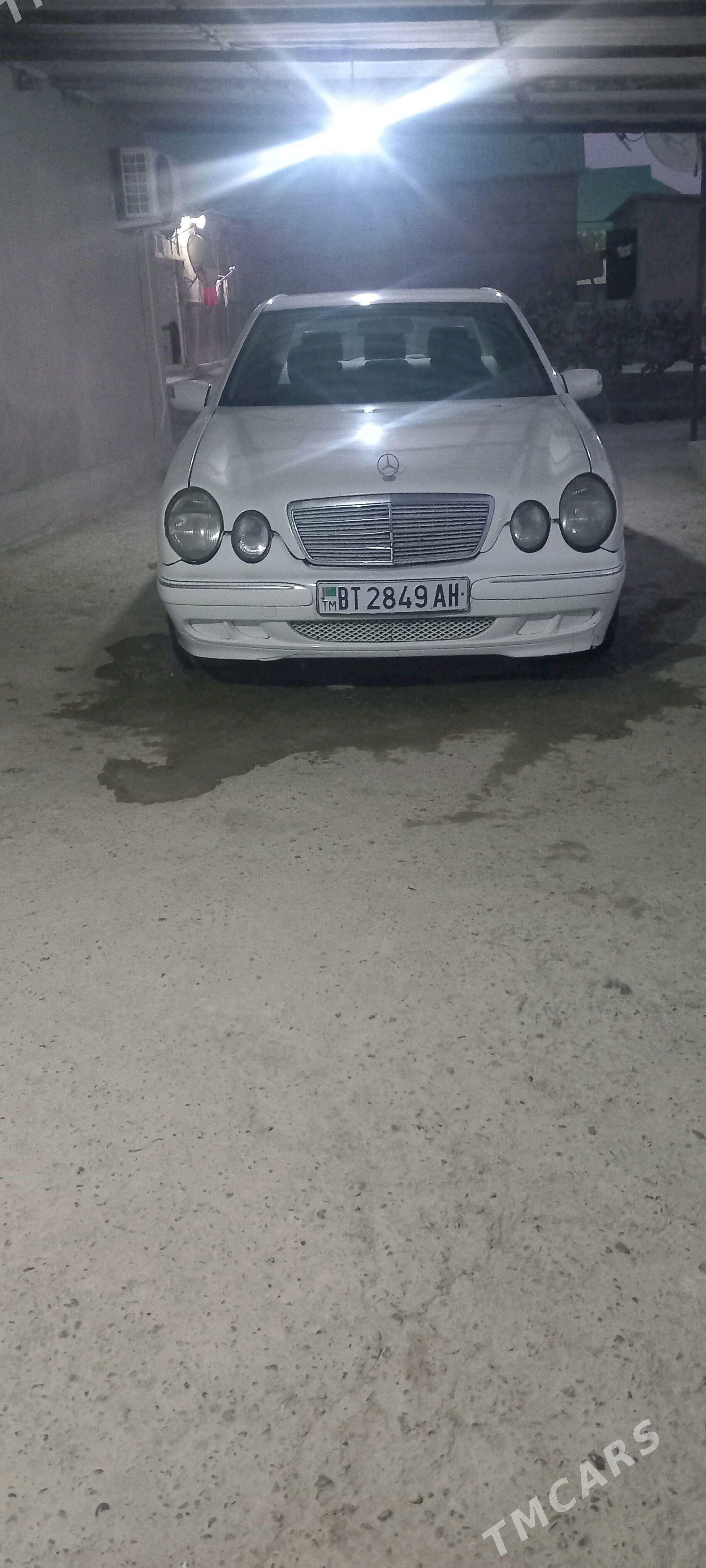 Mercedes-Benz E280 2001 - 60 000 TMT - Яшлык - img 2