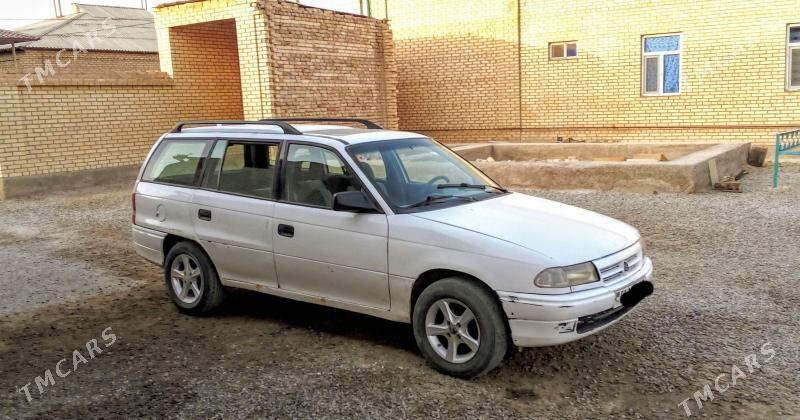 Opel Astra 1992 - 30 000 TMT - Mary - img 1