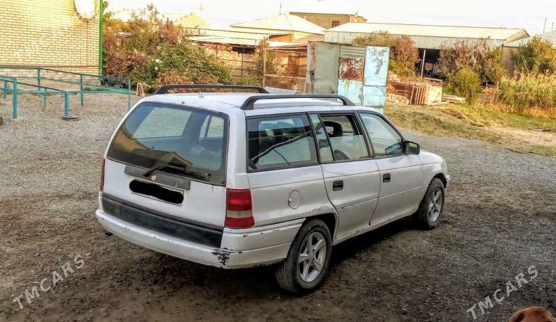 Opel Astra 1992 - 30 000 TMT - Mary - img 4