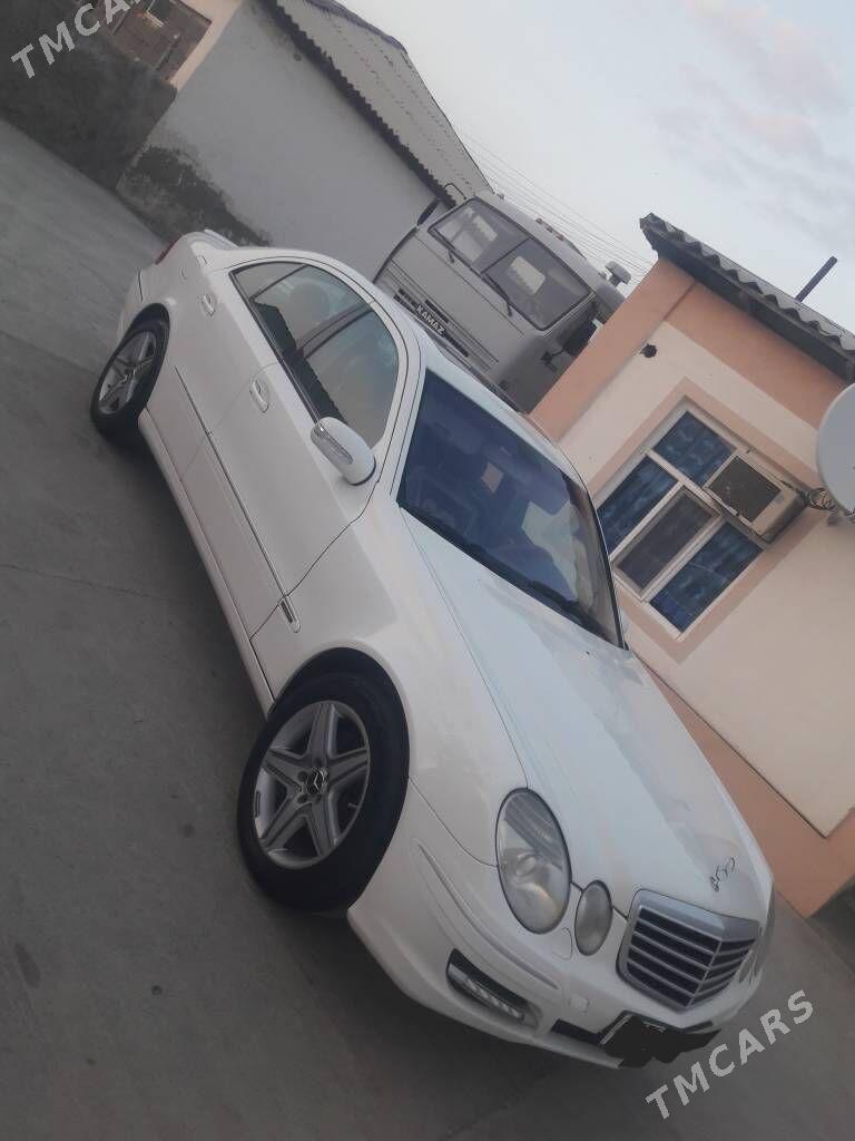 Mercedes-Benz E320 2003 - 130 000 TMT - Гызыларбат - img 1