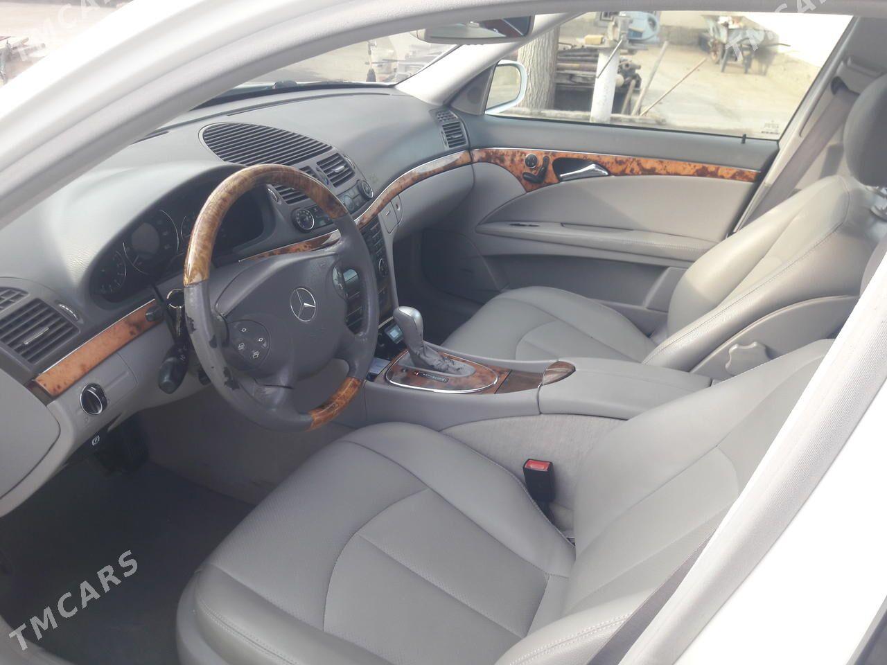 Mercedes-Benz E320 2003 - 130 000 TMT - Gyzylarbat - img 4
