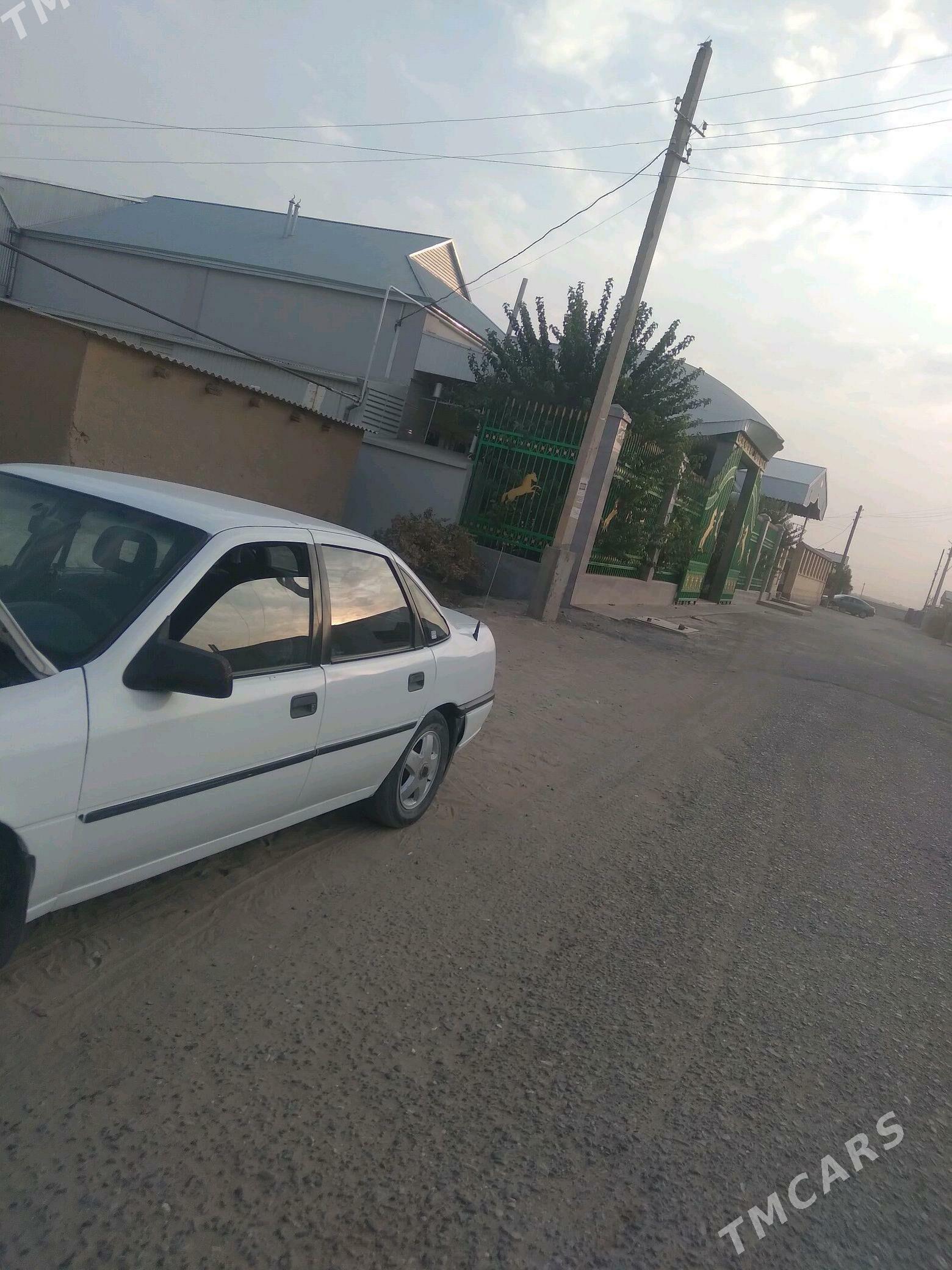 Opel Vectra 1992 - 25 000 TMT - Mary - img 8