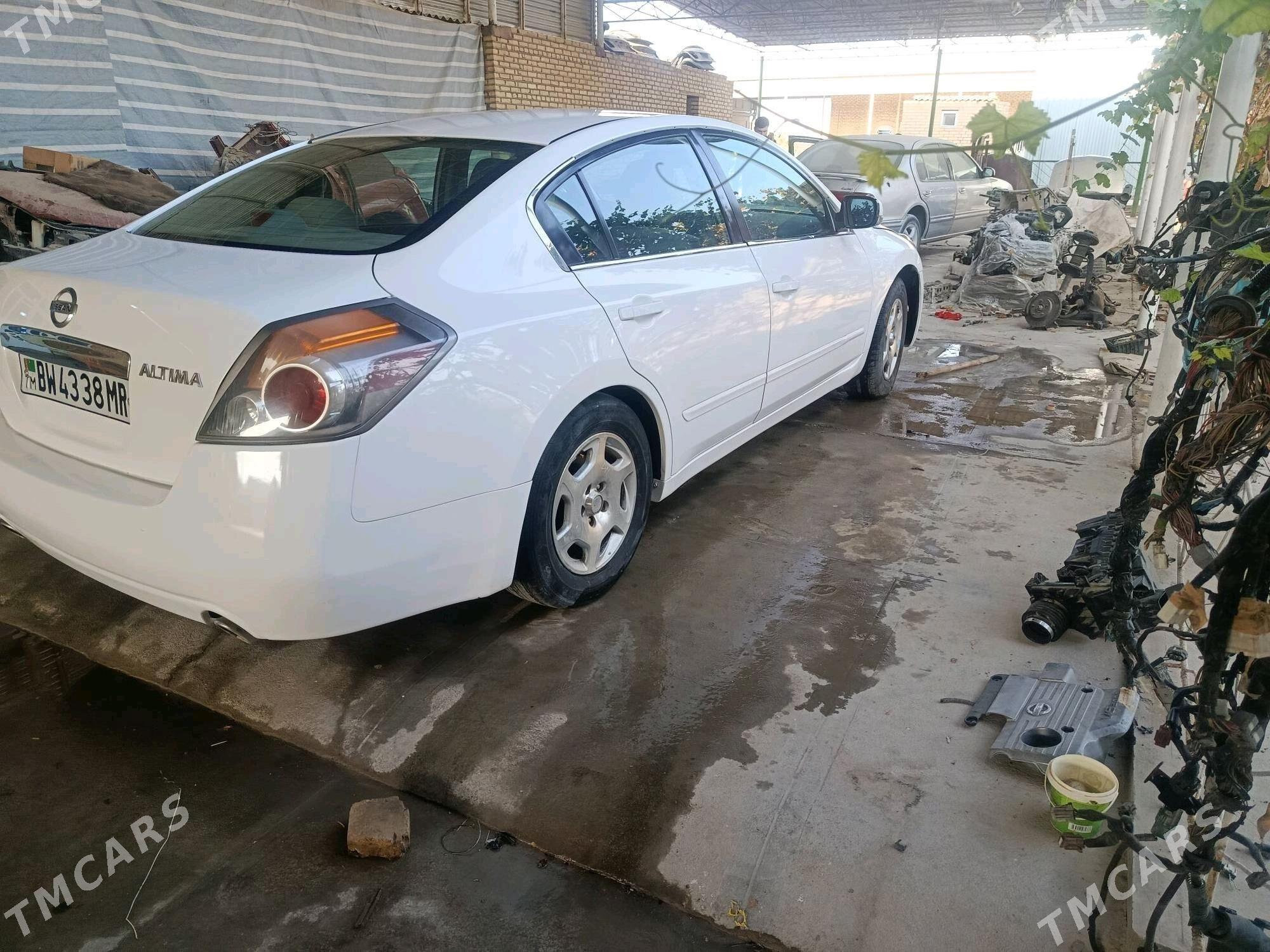 Nissan Altima 2010 - 110 000 TMT - Мары - img 3