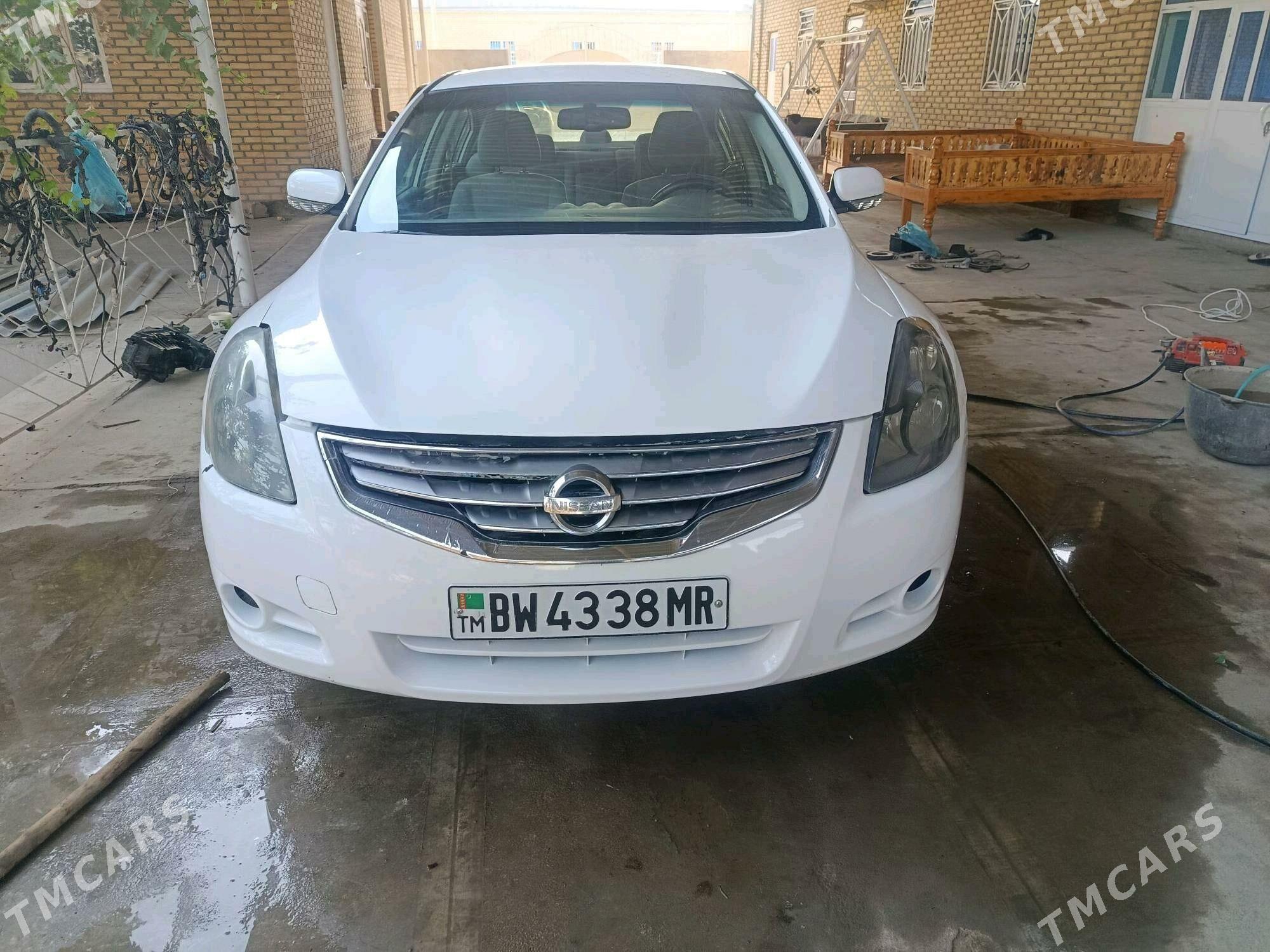 Nissan Altima 2010 - 110 000 TMT - Мары - img 2